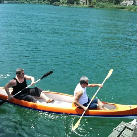 بيت ضيافة Dervi̇shan Health Club